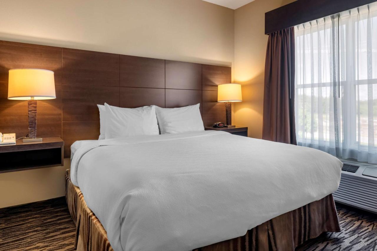 Best Western Plus Bridgewater Hotel & Convention Centre Exteriör bild
