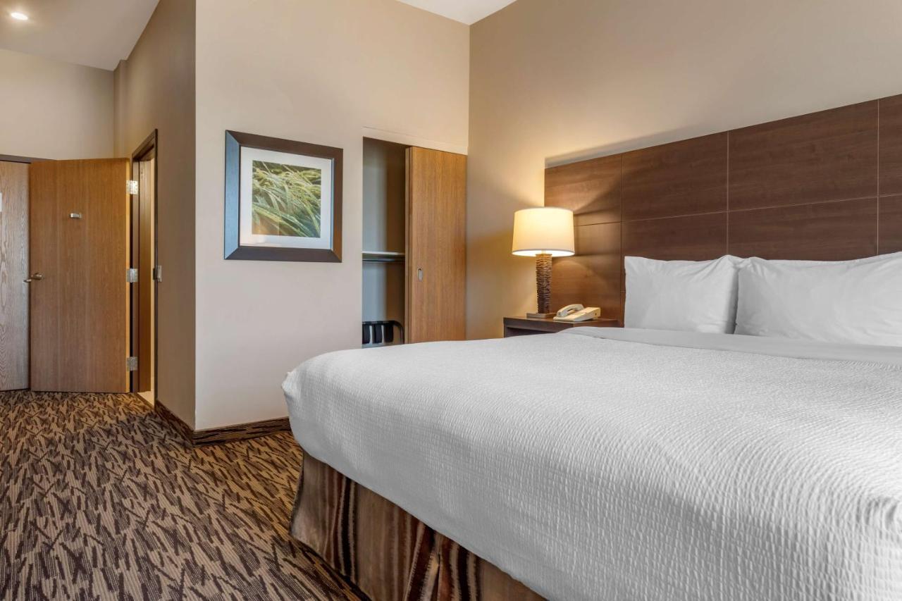 Best Western Plus Bridgewater Hotel & Convention Centre Exteriör bild