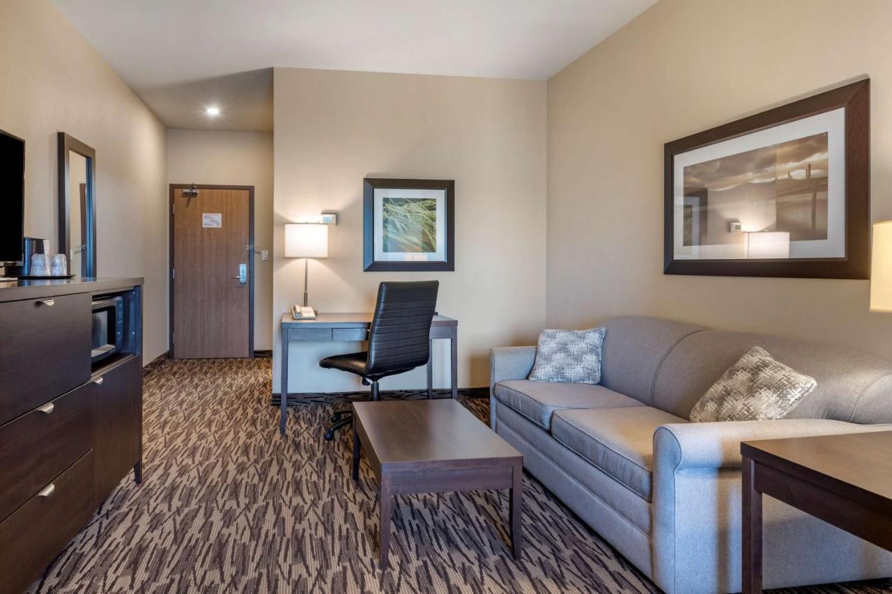 Best Western Plus Bridgewater Hotel & Convention Centre Exteriör bild