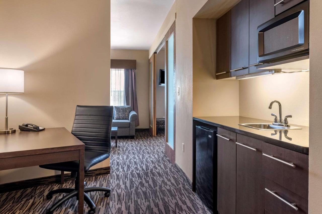 Best Western Plus Bridgewater Hotel & Convention Centre Exteriör bild